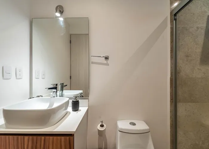Bright 1 Bd With Balcony Сasa de vacaciones *