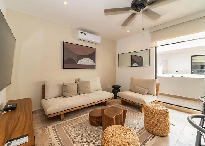 Bright 1 Bd With Balcony *