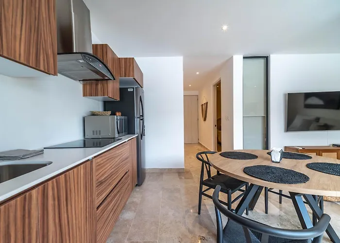Bright 1 Bd With Balcony *