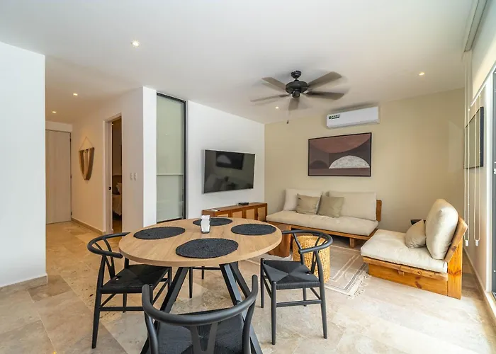 Bright 1 Bd With Balcony *